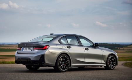 2023 BMW M340i xDrive Rear Three-Quarter Wallpapers 450x275 (36)