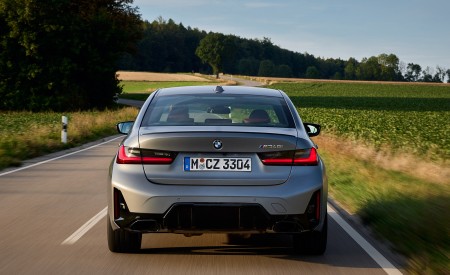 2023 BMW M340i xDrive Rear Wallpapers 450x275 (7)