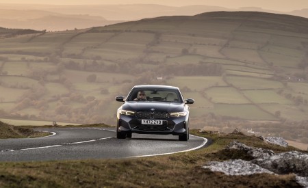 2023 BMW M340i xDrive Sedan UK version Front Wallpapers 450x275 (12)