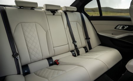 2023 BMW M340i xDrive Sedan UK version Interior Rear Seats Wallpapers 450x275 (38)