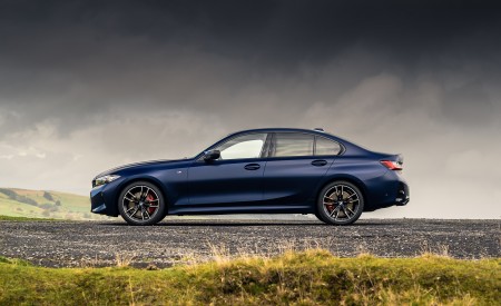 2023 BMW M340i xDrive Sedan UK version Side Wallpapers 450x275 (21)