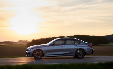 2023 BMW M340i xDrive Side Wallpapers 450x275 (29)