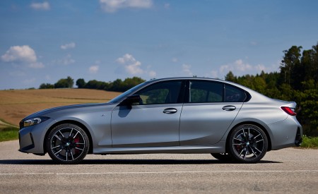 2023 BMW M340i xDrive Side Wallpapers 450x275 (41)