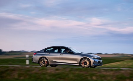 2023 BMW M340i xDrive Side Wallpapers 450x275 (12)