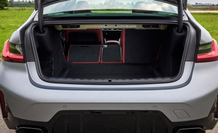 2023 BMW M340i xDrive Trunk Wallpapers 450x275 (67)