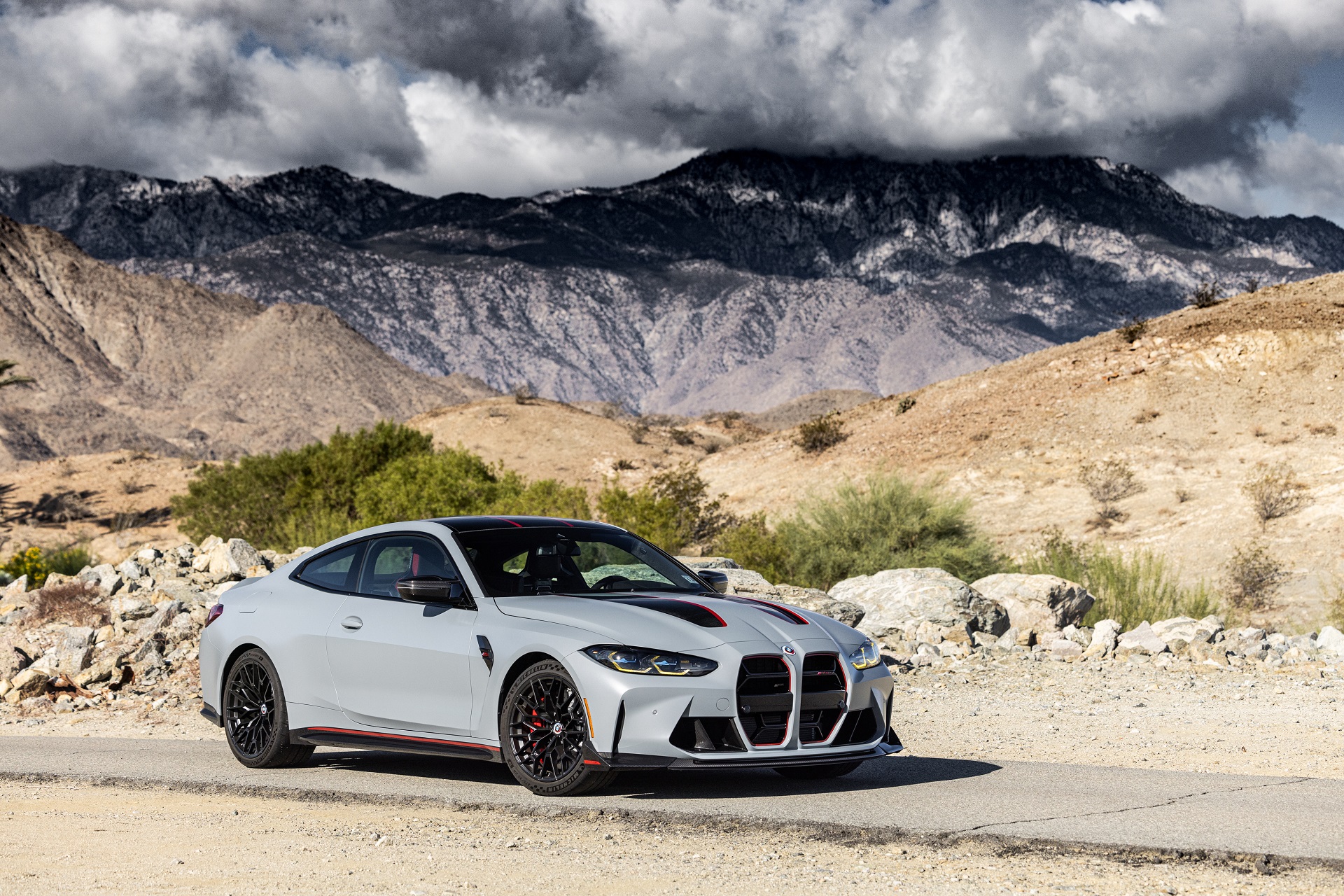 2023 BMW M4 CSL US version Front Three-Quarter Wallpapers (11)