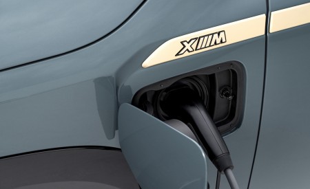 2023 BMW XM Charging Connector Wallpapers 450x275 (95)