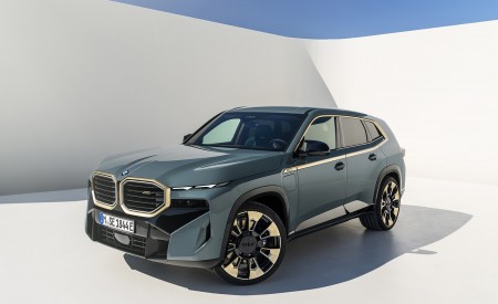 2023 BMW XM Front Three-Quarter Wallpapers 450x275 (72)