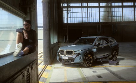 2023 BMW XM Front Three-Quarter Wallpapers  450x275 (55)