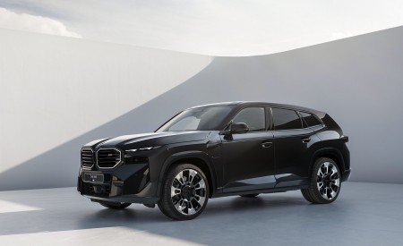 2023 BMW XM Front Three-Quarter Wallpapers 450x275 (124)