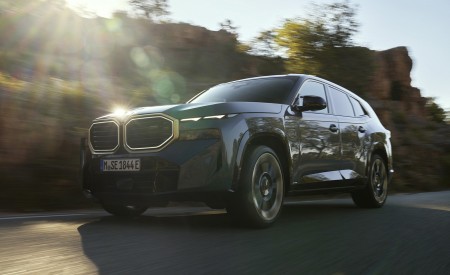 2023 BMW XM Front Three-Quarter Wallpapers 450x275 (33)