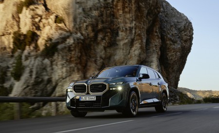 2023 BMW XM Front Three-Quarter Wallpapers 450x275 (19)