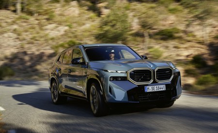 2023 BMW XM Front Wallpapers 450x275 (38)