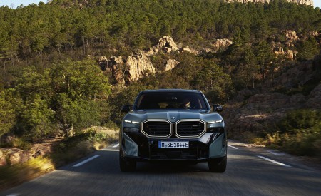 2023 BMW XM Front Wallpapers  450x275 (39)