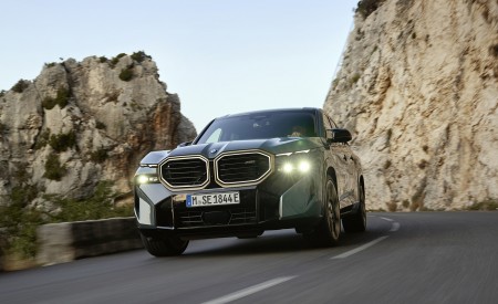 2023 BMW XM Front Wallpapers 450x275 (14)