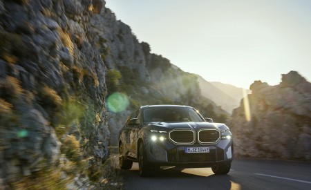 2023 BMW XM Front Wallpapers 450x275 (7)