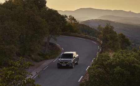 2023 BMW XM Front Wallpapers 450x275 (43)