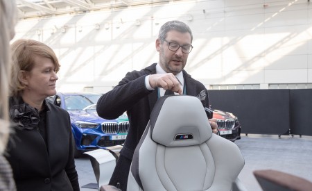 2023 BMW XM Making Of Wallpapers 450x275 (154)