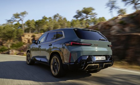 2023 BMW XM Rear Three-Quarter Wallpapers  450x275 (35)