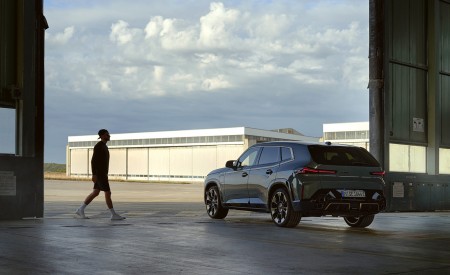 2023 BMW XM Rear Three-Quarter Wallpapers 450x275 (57)