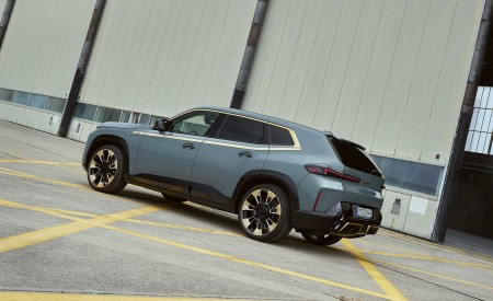 2023 BMW XM Side Wallpapers 450x275 (47)