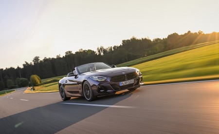 2023 BMW Z4 M40i Front Three-Quarter Wallpapers 450x275 (12)