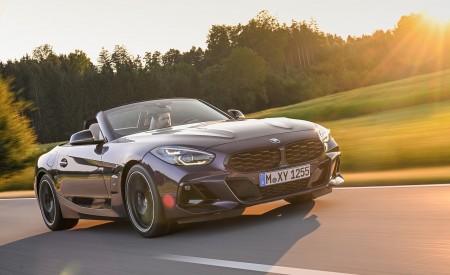 2023 BMW Z4 M40i Front Three-Quarter Wallpapers 450x275 (9)