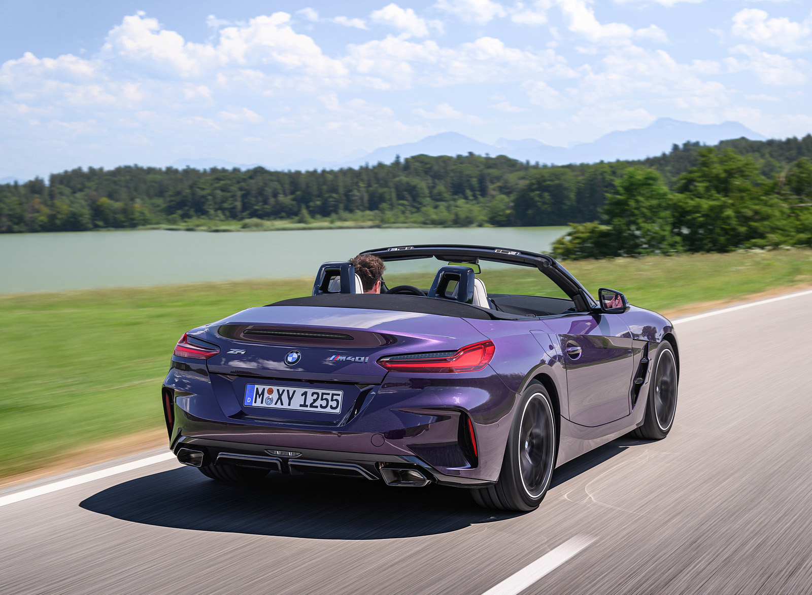 2023 BMW Z4 M40i Rear Three-Quarter Wallpapers (4)