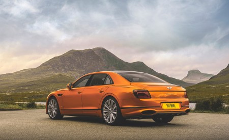 2023 Bentley Flying Spur Speed Rear Three-Quarter Wallpapers 450x275 (9)