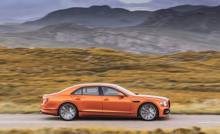 2023 Bentley Flying Spur Speed Side Wallpapers 450x275 (3)