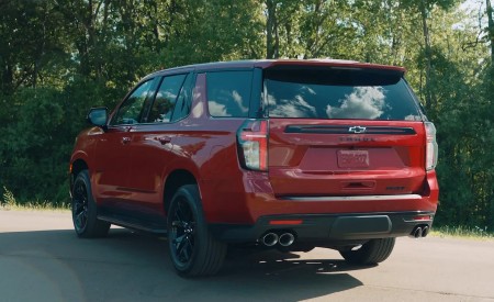 2023 Chevrolet Tahoe RST Performance Edition Rear Three-Quarter Wallpapers 450x275 (8)