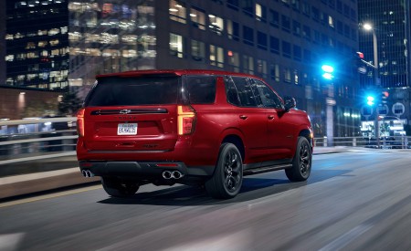 2023 Chevrolet Tahoe RST Performance Edition Rear Three-Quarter Wallpapers 450x275 (2)