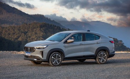 2023 Fiat Fastback Audace Turbo 200 Flex AT Front Three-Quarter Wallpapers 450x275 (7)