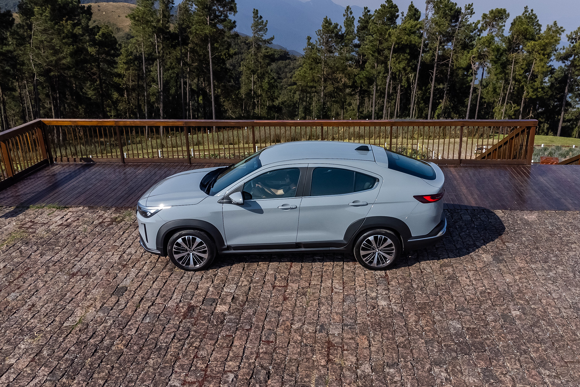 2023 Fiat Fastback Audace Turbo 200 Flex AT Side Wallpapers (15)