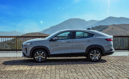 2023 Fiat Fastback Audace Turbo 200 Flex AT Side Wallpapers 450x275 (16)