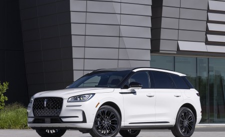 2023 Lincoln Corsair Reserve Front Three-Quarter Wallpapers 450x275 (2)