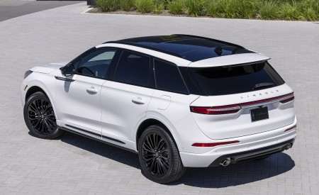 2023 Lincoln Corsair Reserve Rear Three-Quarter Wallpapers 450x275 (7)