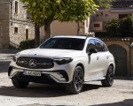 2023 Mercedes-Benz GLC 220d 4MATIC AMG Line (Color: MANUFAKTUR Diamond White Bright) Front Three-Quarter Wallpapers 150x120 (10)