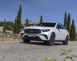 2023 Mercedes-Benz GLC 220d 4MATIC AMG Line (Color: MANUFAKTUR Diamond White Bright) Front Three-Quarter Wallpapers 150x120 (11)