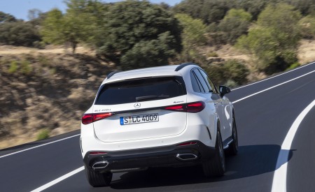2023 Mercedes-Benz GLC 220d 4MATIC AMG Line (Color: MANUFAKTUR Diamond White Bright) Rear Wallpapers 450x275 (2)