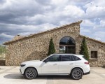 2023 Mercedes-Benz GLC 220d 4MATIC AMG Line (Color: MANUFAKTUR Diamond White Bright) Side Wallpapers 150x120 (13)