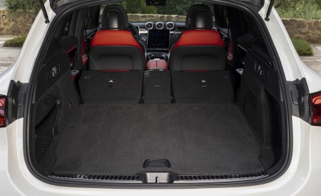 2023 Mercedes-Benz GLC 220d 4MATIC AMG Line (Color: MANUFAKTUR Diamond White Bright) Trunk Wallpapers 450x275 (43)