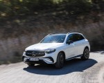 2023 Mercedes-Benz GLC 300 4MATIC AMG Line (Color: MANUFAKTUR Diamond White Bright) Front Three-Quarter Wallpapers 150x120 (4)