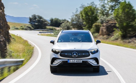 2023 Mercedes-Benz GLC 300 4MATIC AMG Line (Color: MANUFAKTUR Diamond White Bright) Front Wallpapers 450x275 (6)