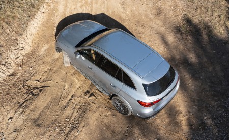 2023 Mercedes-Benz GLC 400 e Plug-In Hybrid 4MATIC AMG Line (Color: High-Tech Silver) Off-Road Wallpapers 450x275 (57)