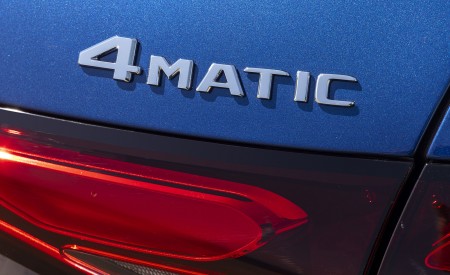 2023 Mercedes-Benz GLC 400 e Plug-In Hybrid 4MATIC AMG Line (Color: Spectral Blue) Badge Wallpapers 450x275 (25)