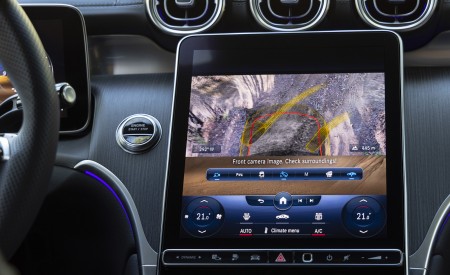 2023 Mercedes-Benz GLC 400 e Plug-In Hybrid 4MATIC AMG Line (Color: Spectral Blue) Central Console Wallpapers 450x275 (30)