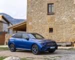 2023 Mercedes-Benz GLC 400e Plug-In Hybrid 4MATIC AMG Line (Color: Spectral Blue) Front Three-Quarter Wallpapers 150x120 (15)