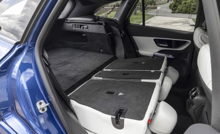 2023 Mercedes-Benz GLC 400 e Plug-In Hybrid 4MATIC AMG Line (Color: Spectral Blue) Interior Rear Seats Wallpapers 450x275 (41)