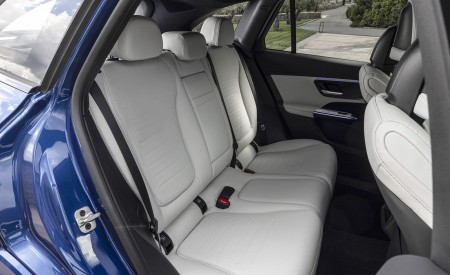2023 Mercedes-Benz GLC 400 e Plug-In Hybrid 4MATIC AMG Line (Color: Spectral Blue) Interior Rear Seats Wallpapers 450x275 (40)